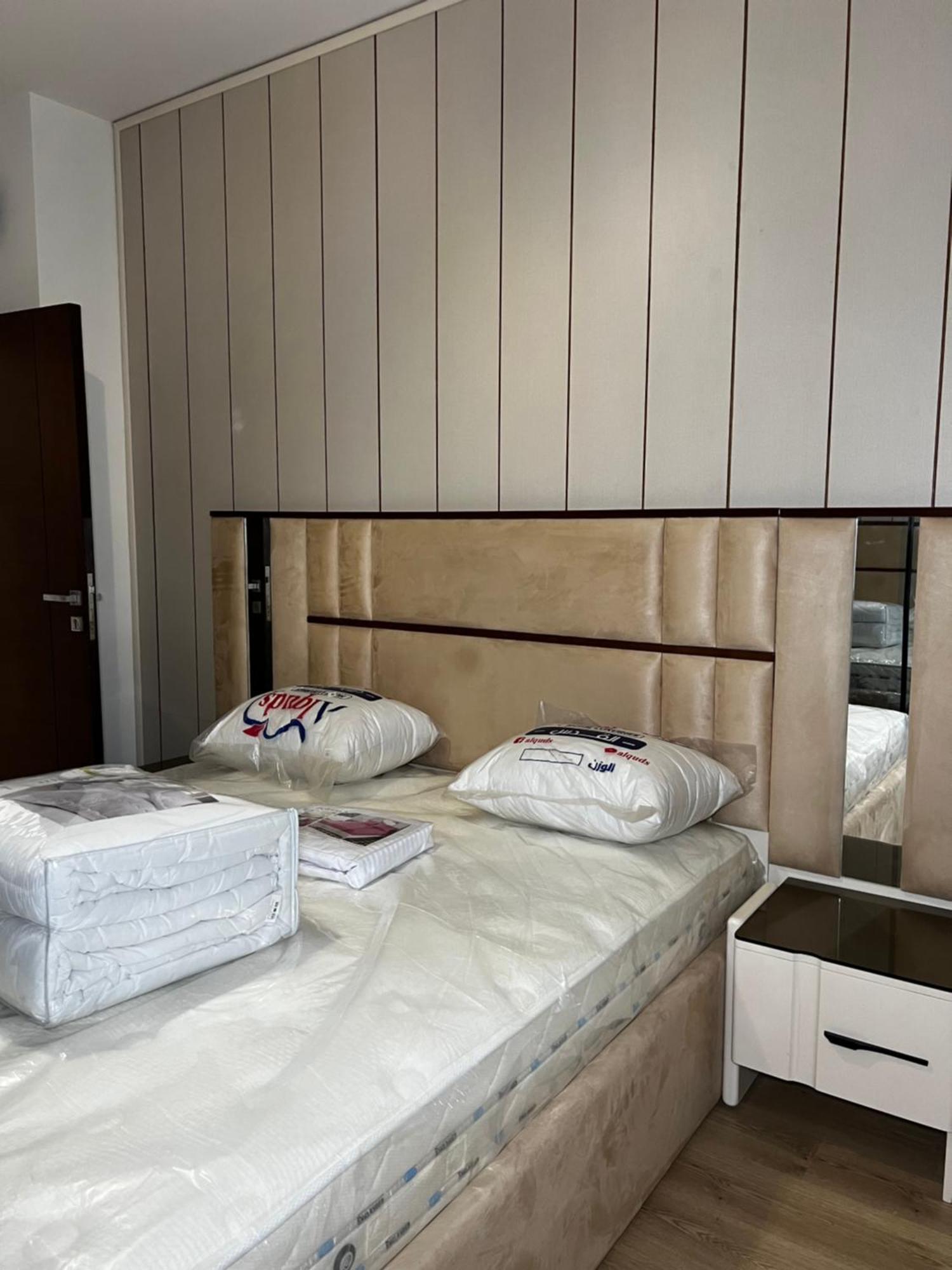 Apartment 90 Avenue *