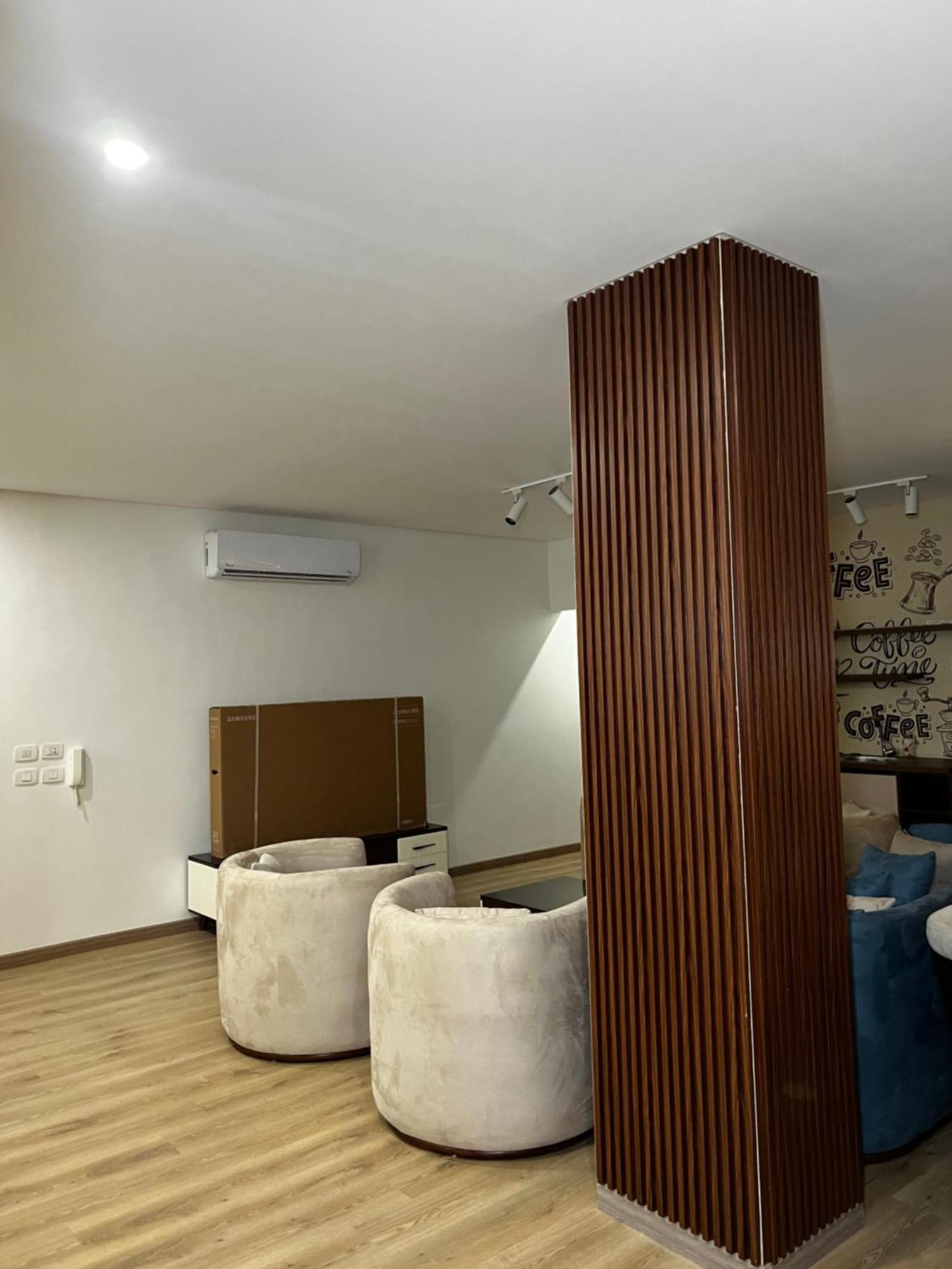 Apartment 90 Avenue *
